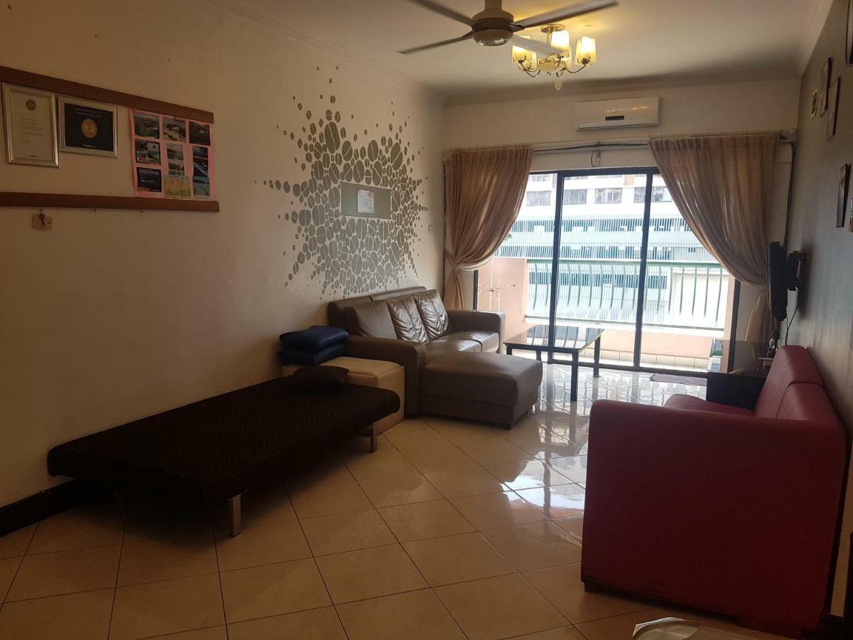 Peter @ Marina Court